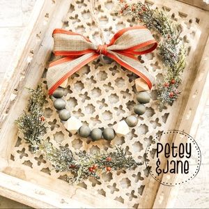 { P E T E Y & J A N E } Handcrafted Mini Wreath